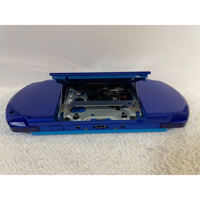 PlayStation Portable(プレイステーションポータブル)のレア PSP-3000(PSPJ-30026) スカイブルー/マリンブルー エンタメ/ホビーのゲームソフト/ゲーム機本体(携帯用ゲーム機本体)の商品写真