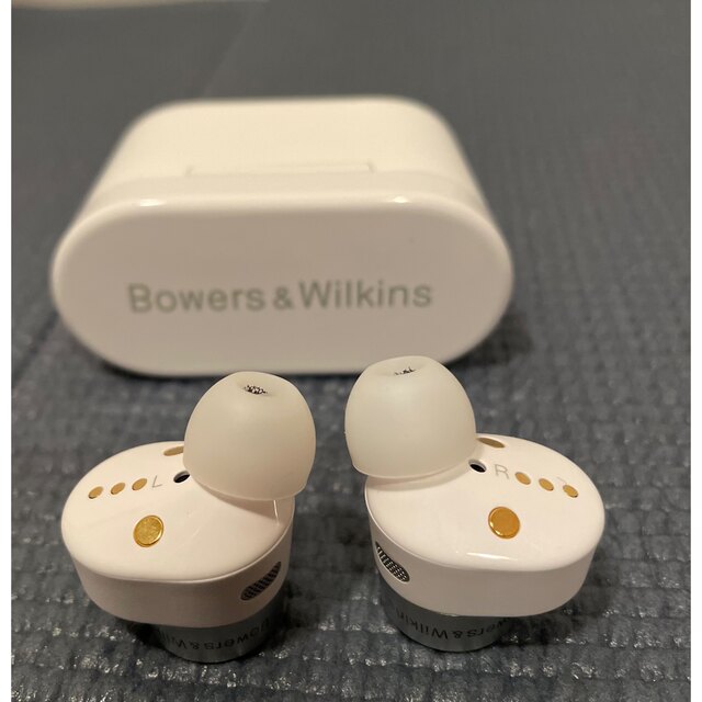 タイムセール　Bowers&Wilkins PI5 WHITE スマホ/家電/カメラのオーディオ機器(ヘッドフォン/イヤフォン)の商品写真