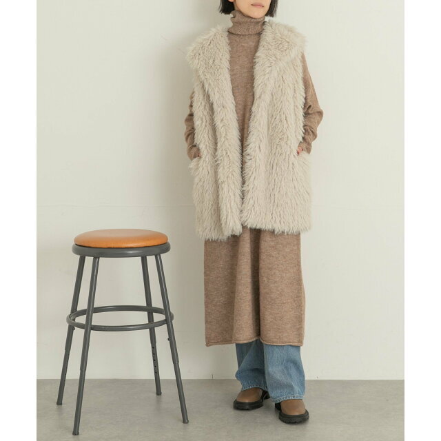 UR Lab.(アーバンリサーチラボ)の【BEIGE】スリットニットタートルワンピース レディースのワンピース(ロングワンピース/マキシワンピース)の商品写真