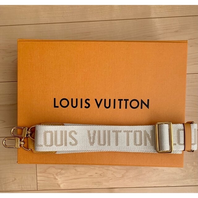 LOUIS VUITTON(ルイヴィトン)の【新品未使用】Louis Vuitton NIGO シティ•キーポルM45963 メンズのバッグ(ショルダーバッグ)の商品写真