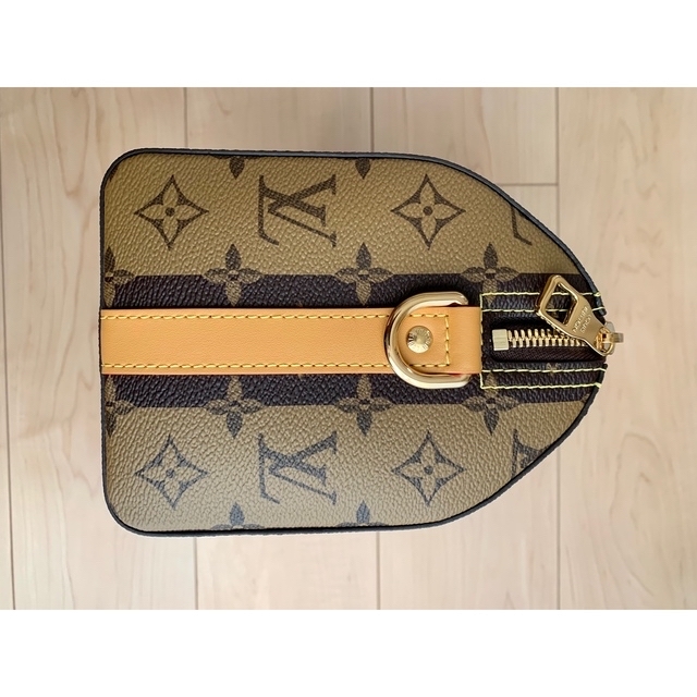 LOUIS VUITTON(ルイヴィトン)の【新品未使用】Louis Vuitton NIGO シティ•キーポルM45963 メンズのバッグ(ショルダーバッグ)の商品写真