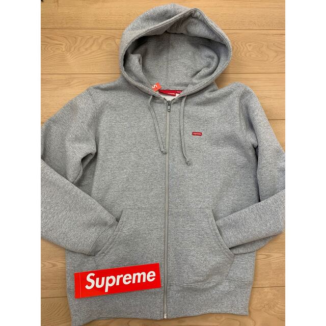 Supreme - シュプリームパーカー スモールボックスロゴの通販 by SAM's ...