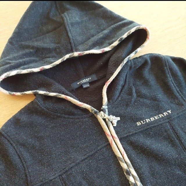 BURBERRY(バーバリー)の130 BURBERRY フード付き上着 キッズ/ベビー/マタニティのキッズ服女の子用(90cm~)(ジャケット/上着)の商品写真