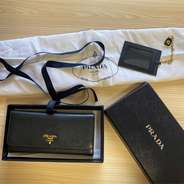 ♡PRADA♡サフィアーノ♡二つ折り財布♡イエロー