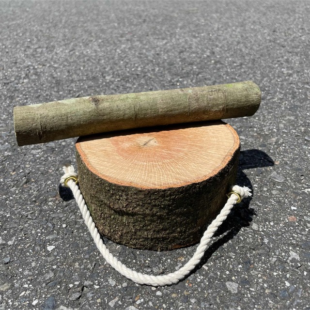 樫の木 持ち手付きコンパクト薪割り台 バトニング棒セット スポーツ/アウトドアのアウトドア(テーブル/チェア)の商品写真