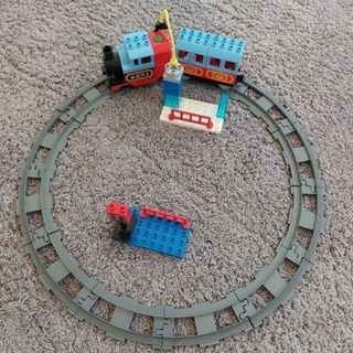 レゴ(Lego)のレゴ電池式列車レール動きますオブオブ56ピース人生ゲーム+令和版(電車のおもちゃ/車)