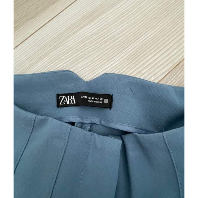 ZARA(ザラ)のZARA ハイウエストパンツ　パウダーブルー　ザラ レディースのパンツ(クロップドパンツ)の商品写真