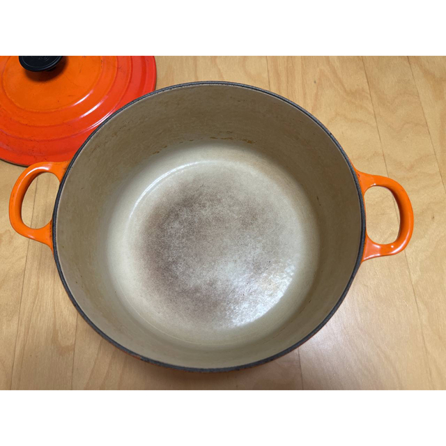 LE CREUSET(ルクルーゼ)の実用品　ル・クルーゼ　鍋　ココットロンド　24㎝ インテリア/住まい/日用品のキッチン/食器(鍋/フライパン)の商品写真