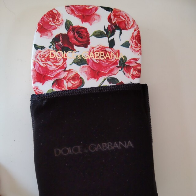 DOLCE&GABBANA(ドルチェアンドガッバーナ)のDOLCE&GABBANAブラッシュオブローズルミナスチークカラー130 コスメ/美容のベースメイク/化粧品(チーク)の商品写真