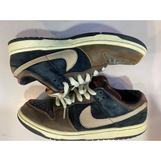 NIKE DUNK LOW PREMIUM SB JOE STRUMMER 26