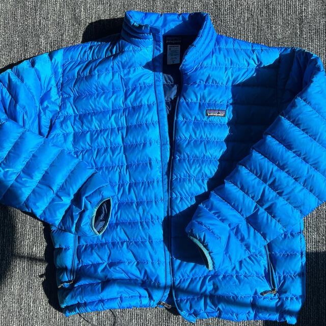 patagonia(パタゴニア)のPatagonia ダウンセーター　メンズ　ターコイズブルー　XL レディースのジャケット/アウター(ダウンジャケット)の商品写真