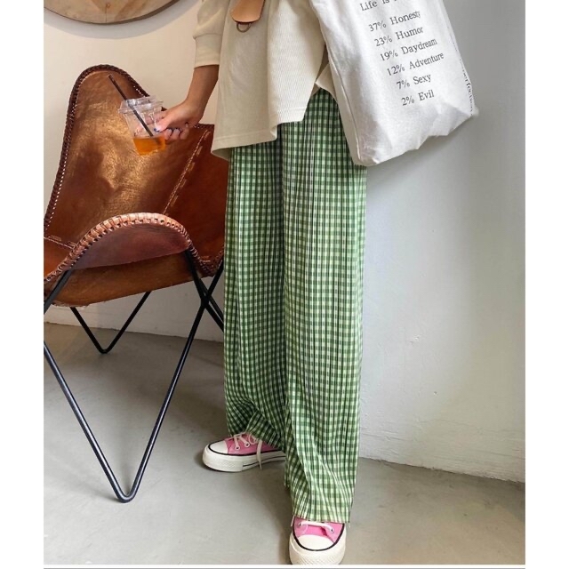 i-SOOK(アイスー)の来月末まで！Check pleated pants / チェックプリーツパンツ レディースのパンツ(カジュアルパンツ)の商品写真