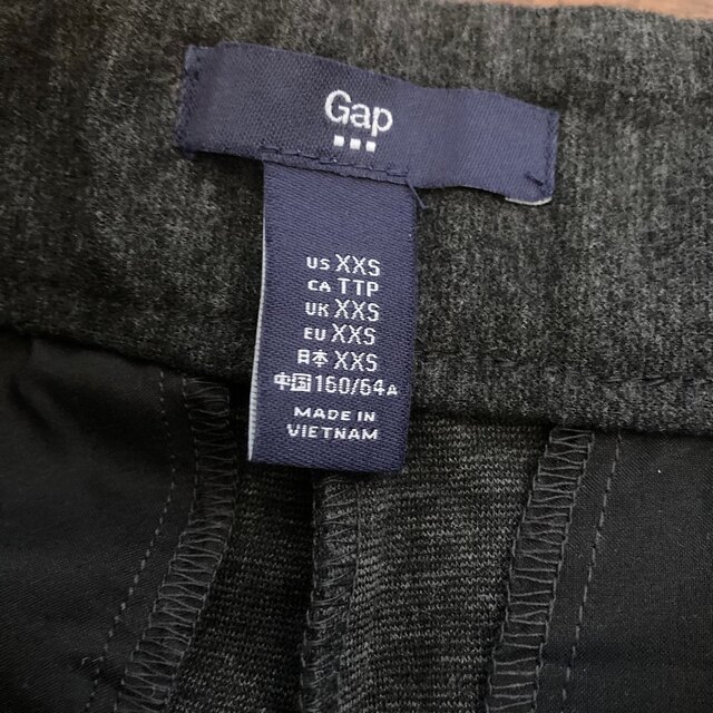 GAP(ギャップ)の【未使用⭐️半額以下超お買い得】GAPクロップド丈ワイドパンツ レディースのパンツ(カジュアルパンツ)の商品写真