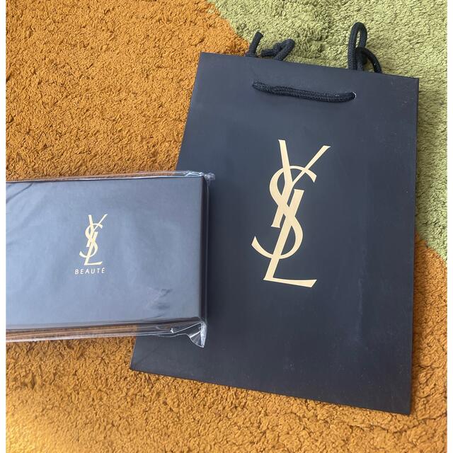 Yves Saint Laurent Beaute(イヴサンローランボーテ)のショップ袋付！未開封★ イヴ・サンローラン★フォンリング&ミラーセット、 コスメ/美容のコスメ/美容 その他(その他)の商品写真