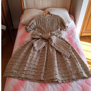 ♡らび♡ワンダフルワールド♡極美品♡綿ローン♡ベージュ♡ワンピース❣️