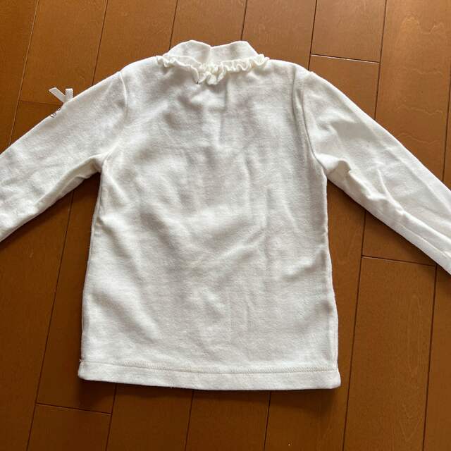 BeBe(ベベ)のBeBe べべ　長袖　カットソー　Tシャツ　女の子　80 キッズ/ベビー/マタニティのベビー服(~85cm)(Ｔシャツ)の商品写真