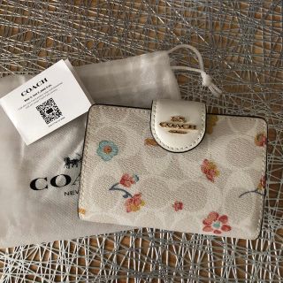 コーチ(COACH)のCOACH  コーチ　二つ折り財布　花柄(その他)