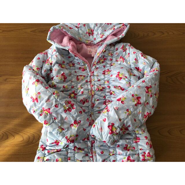 motherways(マザウェイズ)のマザウェイズのジャンバー150cm(used品)水色いちご キッズ/ベビー/マタニティのキッズ服女の子用(90cm~)(ジャケット/上着)の商品写真