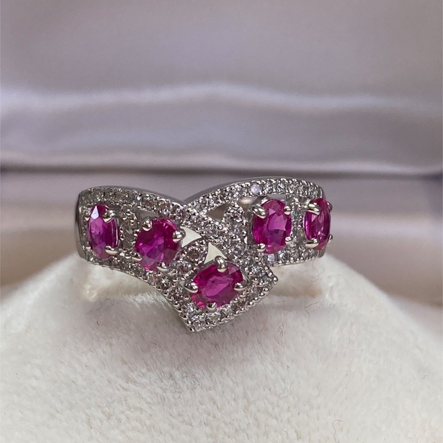 Pt900 とても綺麗なルビーとダイヤモンドのリング 　指輪 レディースのアクセサリー(リング(指輪))の商品写真