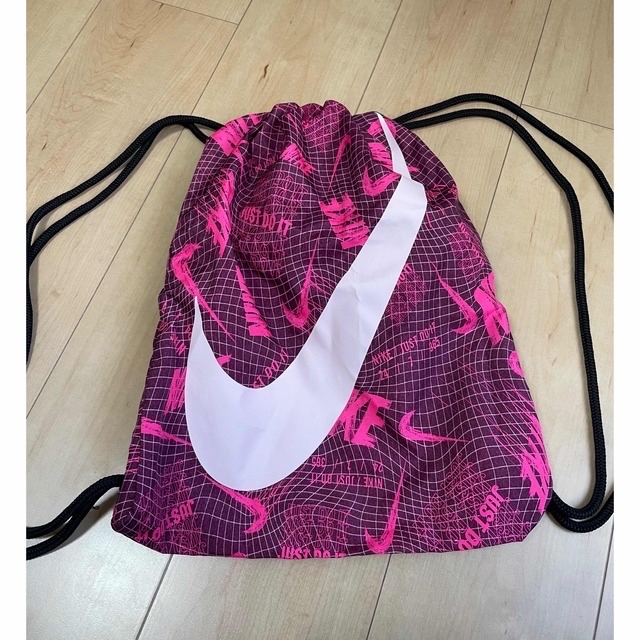 NIKE(ナイキ)のNIKE ナイキ　ナップサック　体操服入れ キッズ/ベビー/マタニティのこども用バッグ(体操着入れ)の商品写真