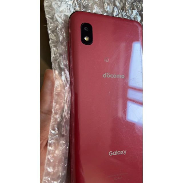 中古 docomo Galaxy A21 simフリー レッド　動作確認済み スマホ/家電/カメラのスマートフォン/携帯電話(スマートフォン本体)の商品写真