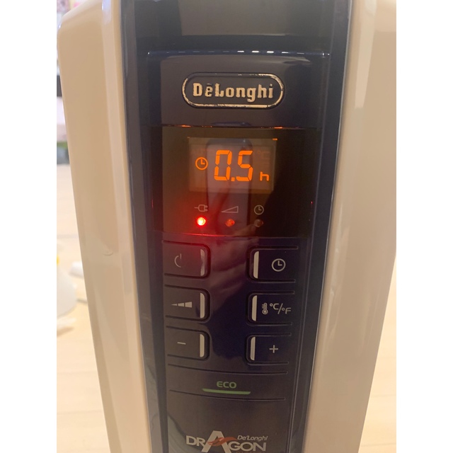 DeLonghi - 節電可デロンギオイルヒーター 8~10畳 DeLonghi QSD0712