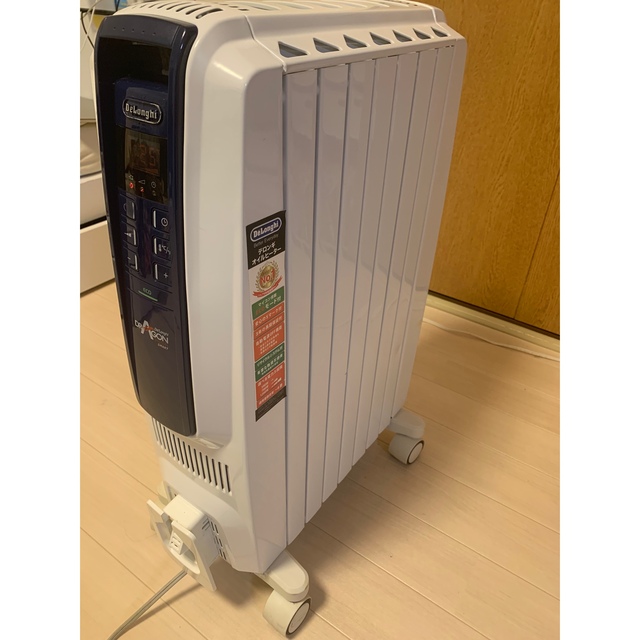 DeLonghi - 節電可デロンギオイルヒーター 8~10畳 DeLonghi QSD0712