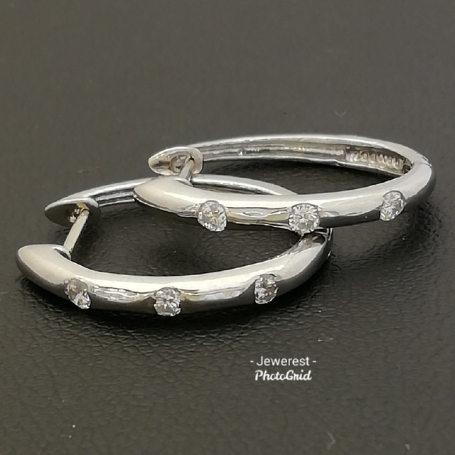 Pt900✨ダイヤ✨0.20ct✨付き　フープピアス✨シャープで素敵です❣️