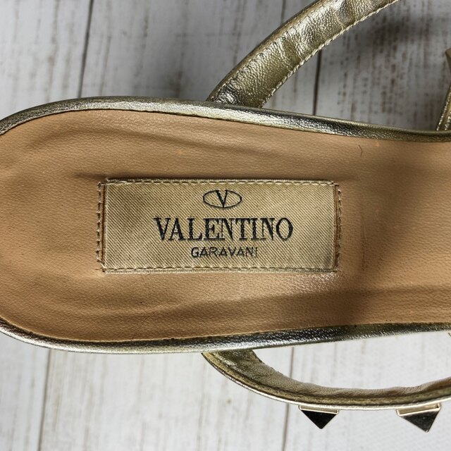 valentino garavani(ヴァレンティノガラヴァーニ)の24.5 VALENTINO  ヴァレンティノ　サンダル　ヒール　 レディースの靴/シューズ(ハイヒール/パンプス)の商品写真