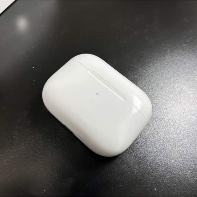 Apple(アップル)のAirPods Pro MWP22J/A 第1世代 スマホ/家電/カメラのオーディオ機器(ヘッドフォン/イヤフォン)の商品写真