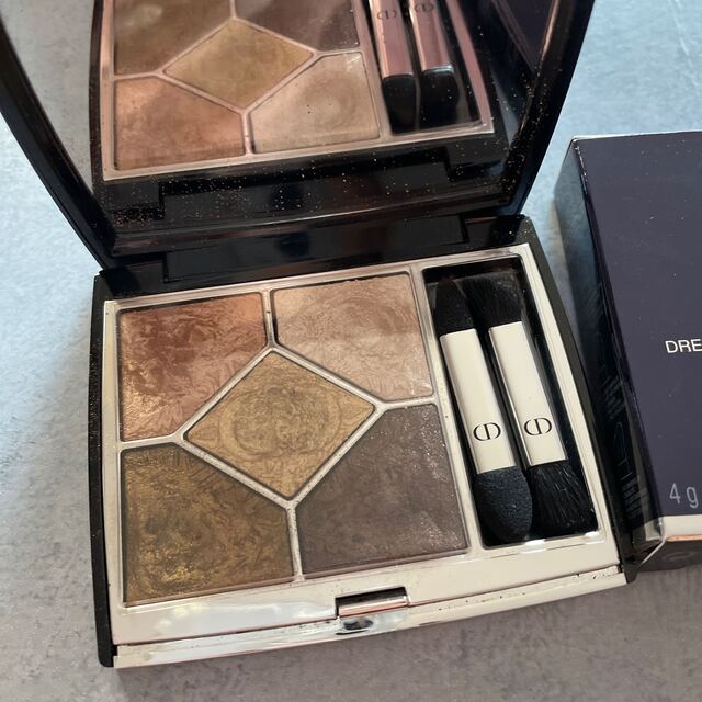 Dior サンククルールチュール 549 ゴールデンスノー アイシャドウ Dior クリスマスコフレ 549 ゴールデンスノー