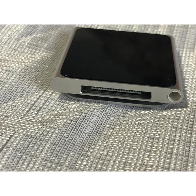 iPod(アイポッド)の使用少美品　ipod nano 第6世代 シルバー 8GB スマホ/家電/カメラのオーディオ機器(ポータブルプレーヤー)の商品写真