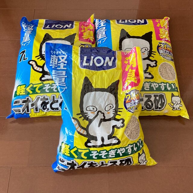 LION(ライオン)のLION ニオイをとる砂　軽量タイプ　7L 3袋 その他のペット用品(猫)の商品写真