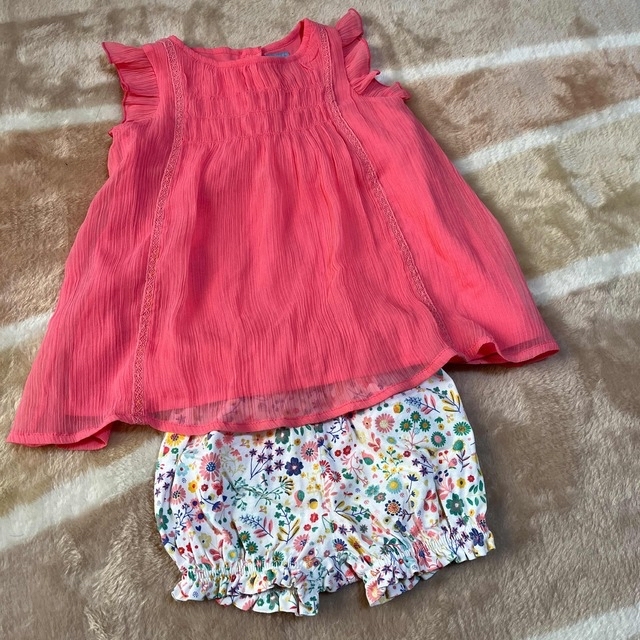 babyGAP(ベビーギャップ)の11 baby GAP チュニック&ブルマ+13ワンピ キッズ/ベビー/マタニティのベビー服(~85cm)(Ｔシャツ)の商品写真