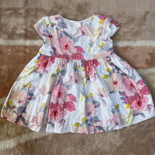 ベビーギャップ(babyGAP)の12 同梱200円引き！baby GAP ピンク　花柄　半袖　ワンピース　70(ワンピース)