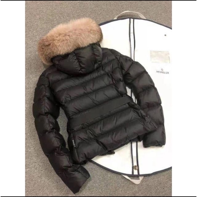 MONCLER(モンクレール)のMONCLER ダウンジャケット　レディース レディースのジャケット/アウター(ダウンジャケット)の商品写真