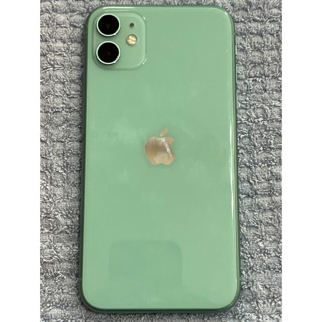 iPhone(アイフォーン)のiPhone11 スマホ/家電/カメラのスマートフォン/携帯電話(携帯電話本体)の商品写真