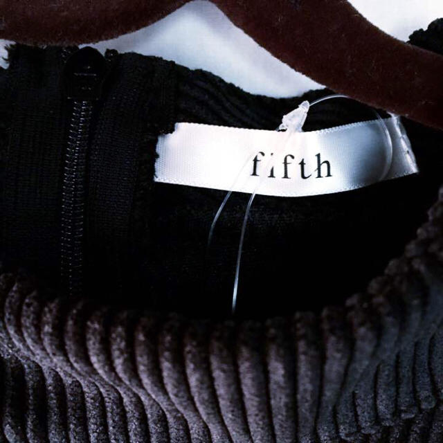 fifth(フィフス)のfifth  ペラムデザイントップス 黒 レディースのトップス(カットソー(長袖/七分))の商品写真