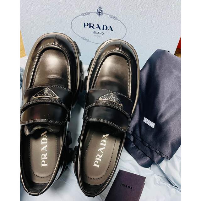 みさき様 PRADA ローファー プラダ チェーン ビット ミュール 黒 今日