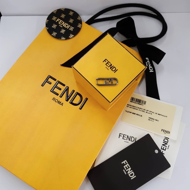 メンズフェンディ　FENDI シングルピアス　オーロック　片耳用　ウルトラブラック