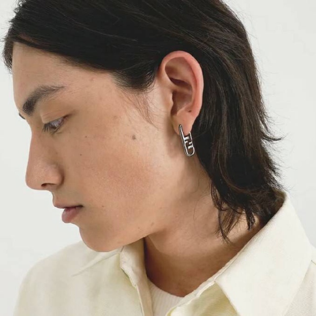 フェンディ FENDI シングルピアス オーロック 片耳用 ウルトラブラック