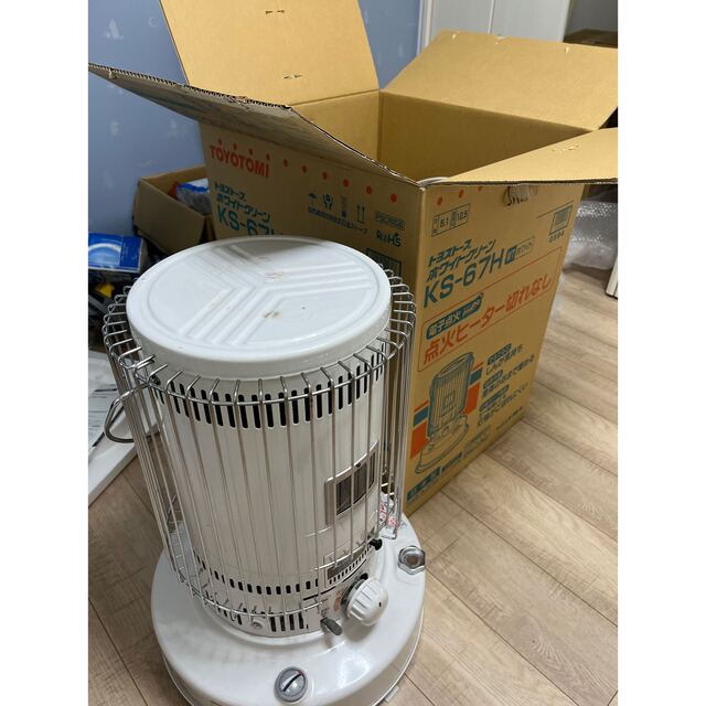 トヨトミ KS-67H WT 対流型石油ストーブ 限定色 - 冷暖房/空調 トヨトミ KS-67H WT 対流型石油ストーブ 限定色 - 冷暖房/空調
