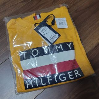 トミーヒルフィガー(TOMMY HILFIGER)の新品未使用　トレーナー　スウェット　150　マスタード(Tシャツ/カットソー)