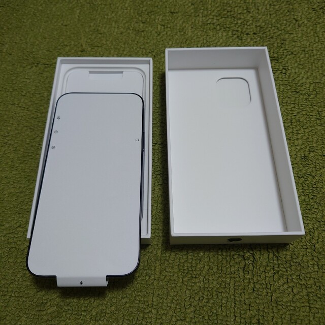 新品 未使用 iPhone12 64GB docomo SIMロック解除