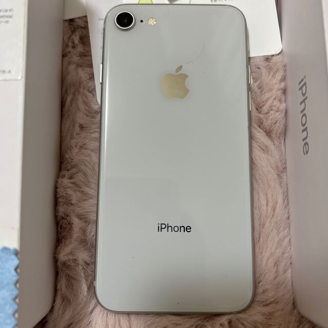 美品✨iPhone8本体　64GB silver