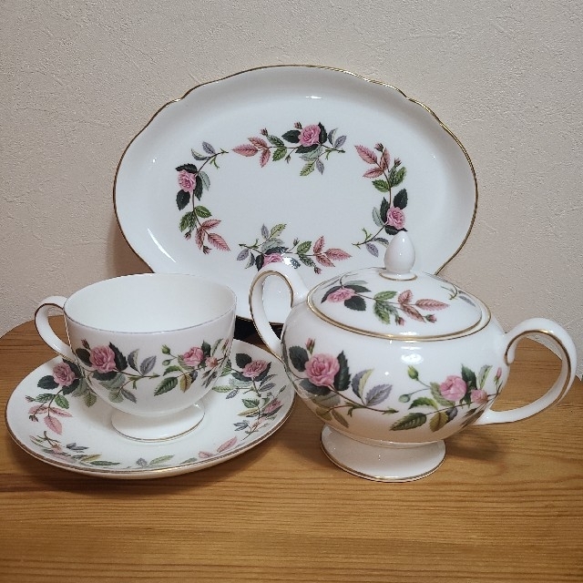WEDGWOOD - 美品 ウェッジウッド ハザウェイローズ 蓋付きシュガー