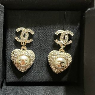 シャネル 新作 ピアスの通販 100点以上 | CHANELのレディースを買う ...