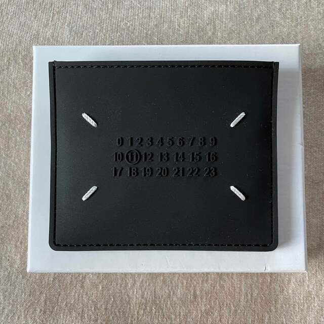 黒新品 メゾン マルジェラ カレンダーロゴ ラバーレザー カードケース 財布