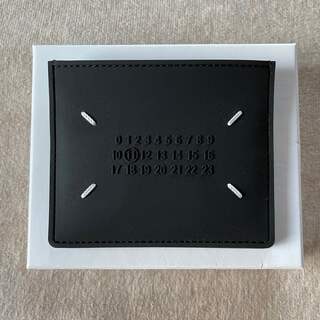 マルタンマルジェラ(Maison Martin Margiela)の黒新品 メゾン マルジェラ カレンダーロゴ ラバーレザー カードケース 財布(折り財布)