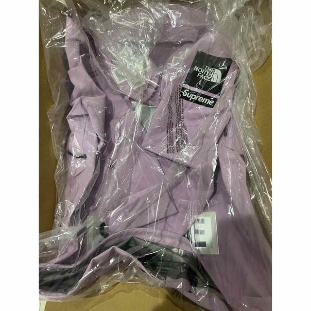 Supreme(シュプリーム)の22ss Supreme Summit Mountain Pro Jacket  メンズのジャケット/アウター(フライトジャケット)の商品写真